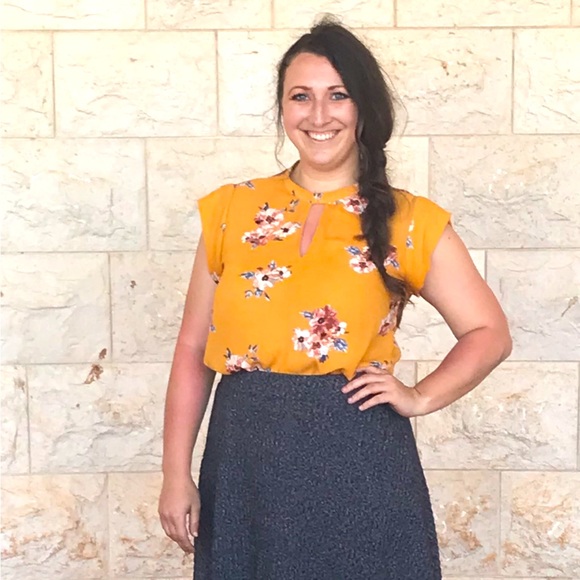 Mustard yellow floral blouse - Picture 1 of 5